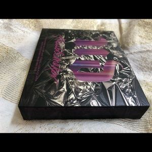 NIB Urban Decay TROUBLEMAKER palette